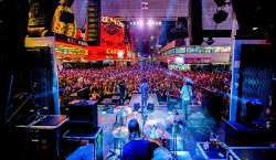 Glitter Gulch is a hub of organizing various concerts free of cost and holds the charge of three performance stages and welcomes visitors to many nigh